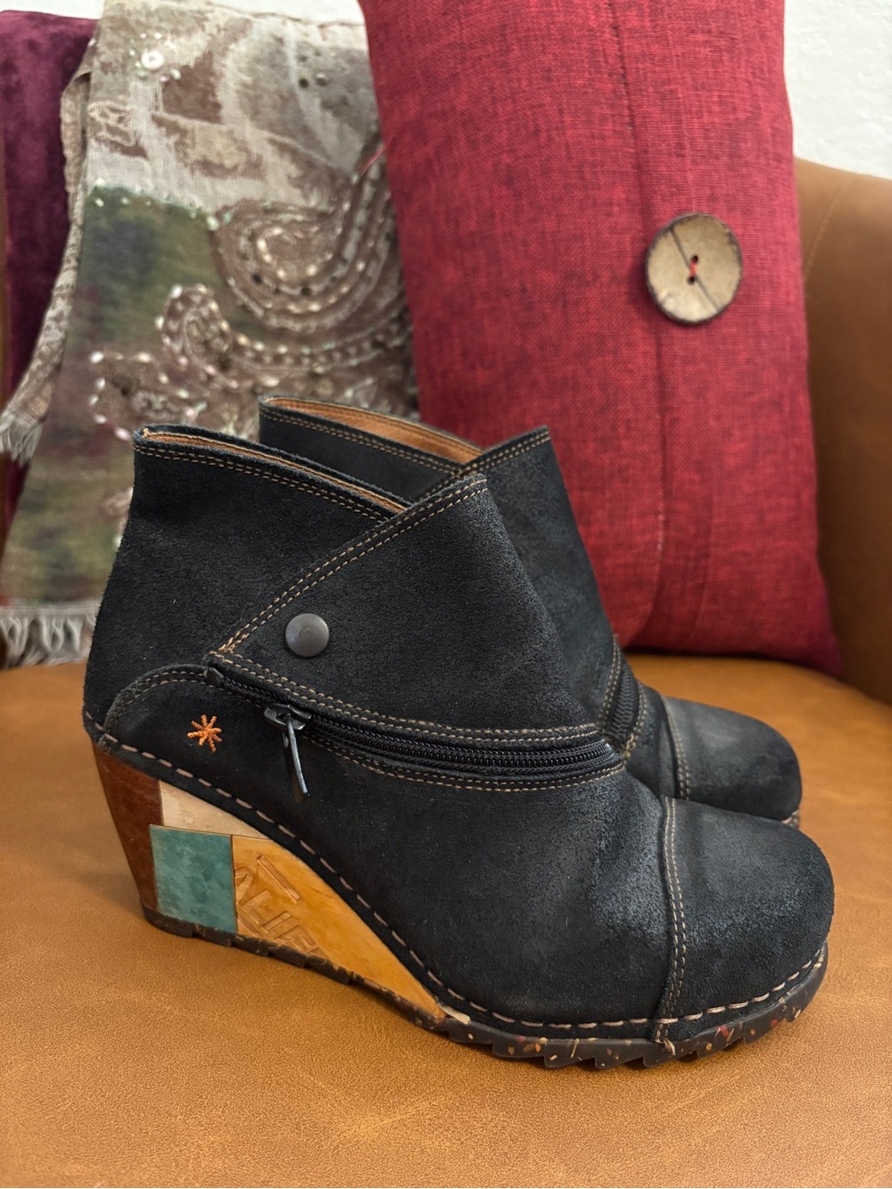 The Art Company Black Wedge Ankle Boots – Size 39 (US 8/8.5) – Unique Leather